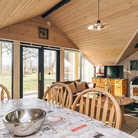 6 Person In Roslev-by Traum *