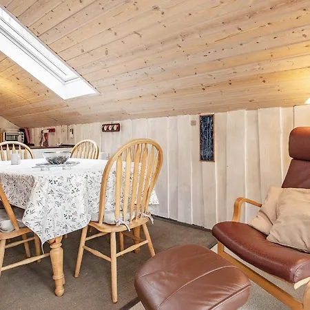 6 Person In Roslev-by Traum *