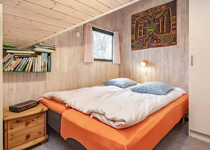 6 Person In Roslev-by Traum *