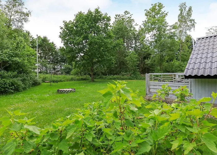 6 Person In Roslev-by Traum